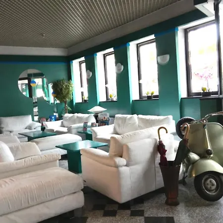 Plaza Готель