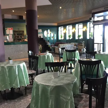 Plaza Готель Дезенцано-дель-Гарда