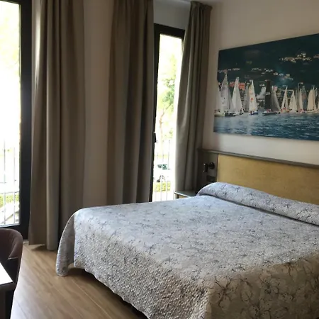 Готель Plaza 3*