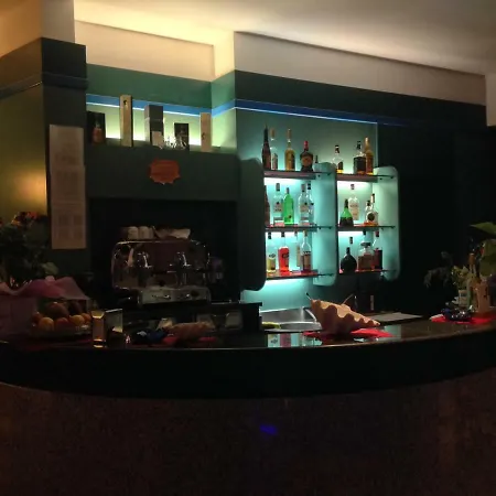 广场酒店 代森扎诺-德尔加达
